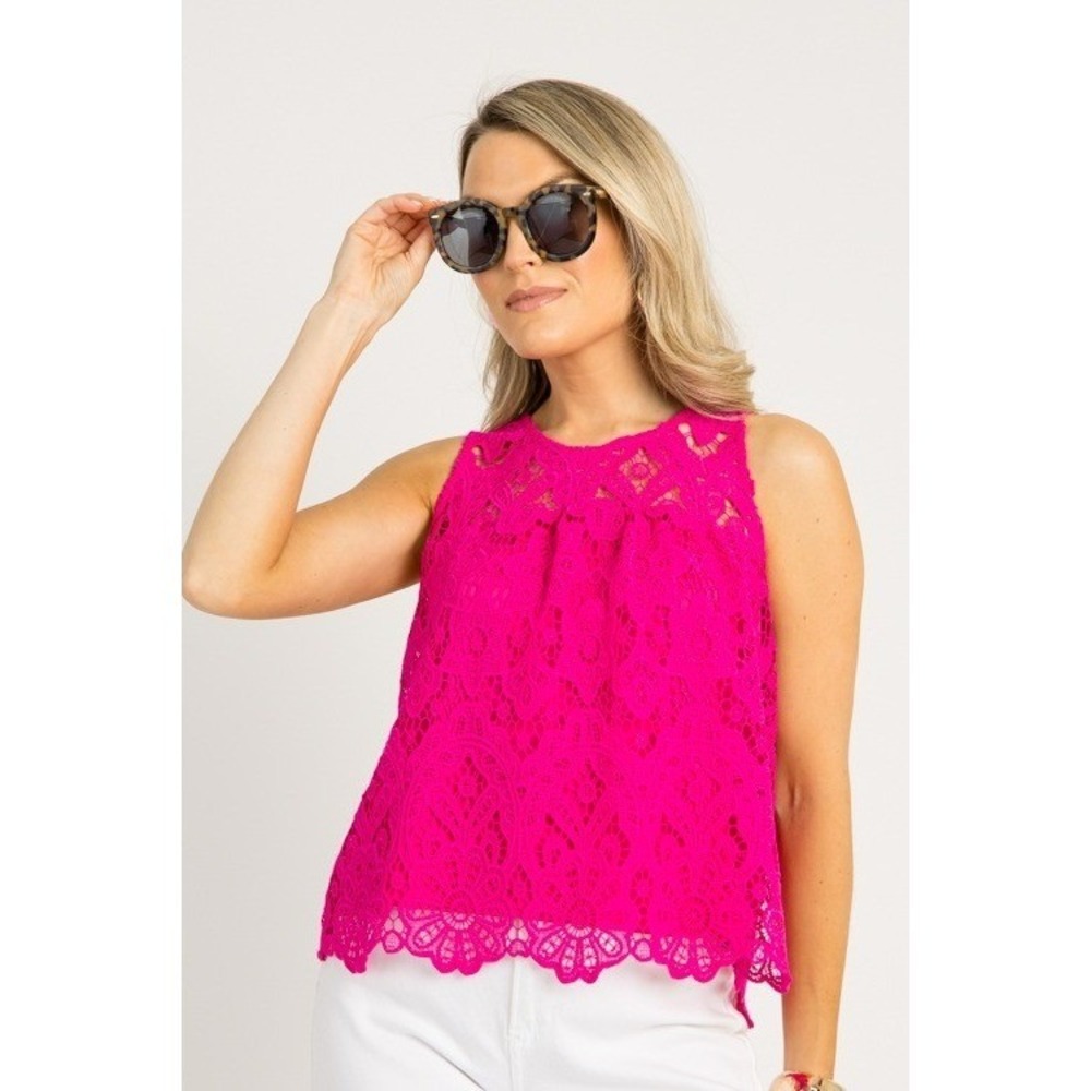 Skies are Blue Scalloped Fuschia Crochet Tank Medium